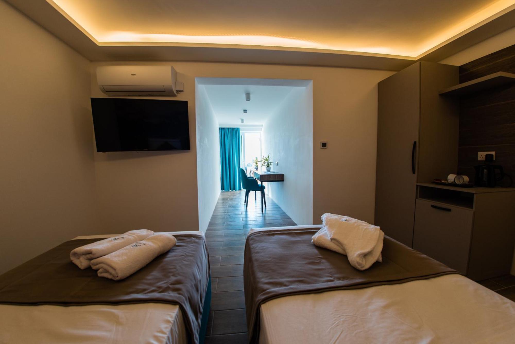 Blu Waters Boutique Hotel Xlendi Exterior photo